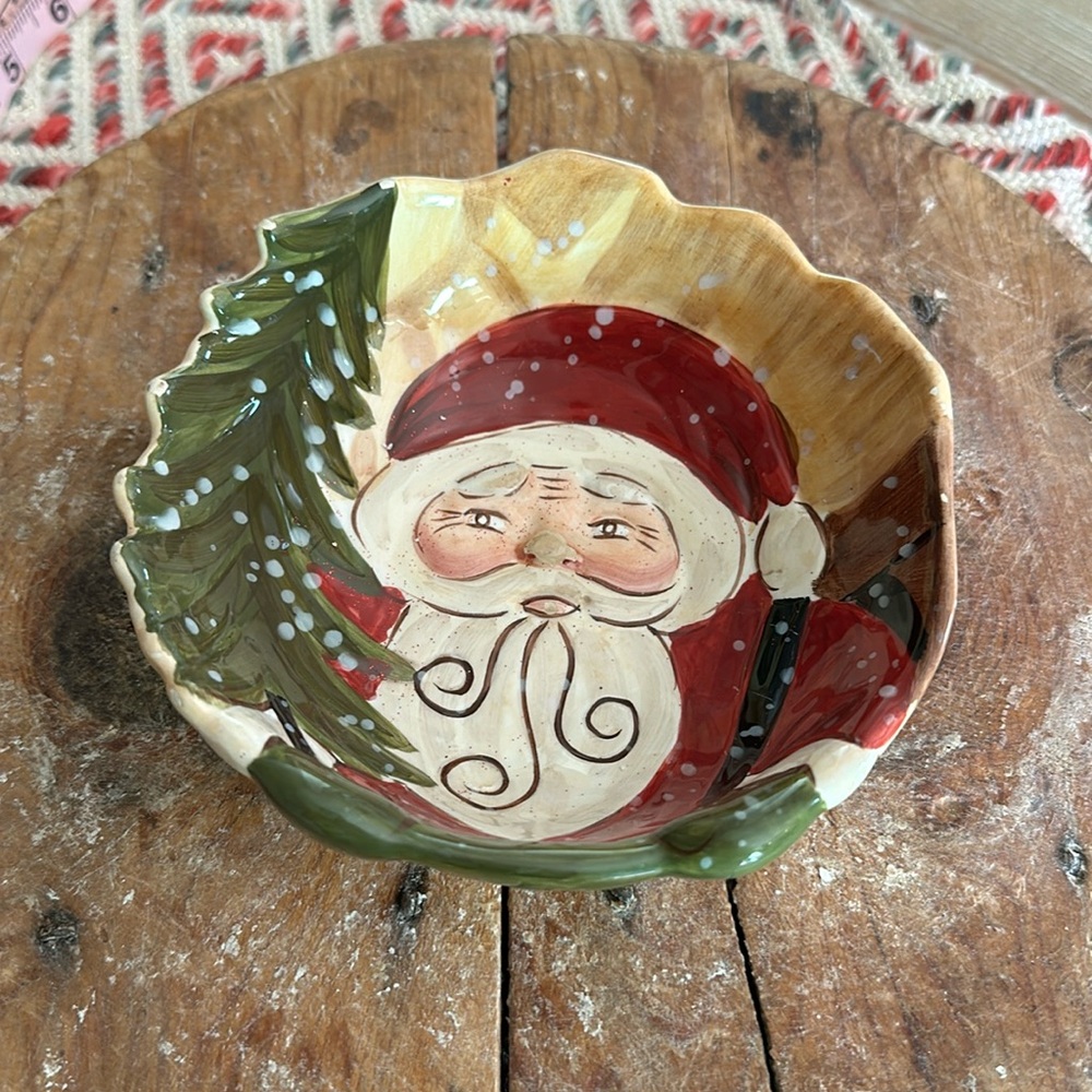 Dario Farrucci Designs Santa Bowl